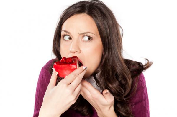 Ansiedade por comer doces: causas e tratamento - causas do desejo por comer doces