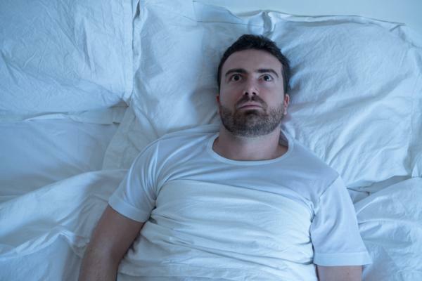 Slaapverlamming: oorzaken, gevolgen, symptomen en behandeling