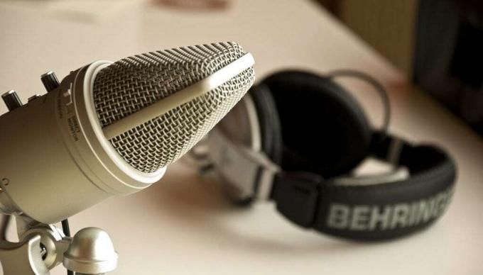8 gratis Spaanse podcasts, geweldig om naar te luisteren in het verkeer