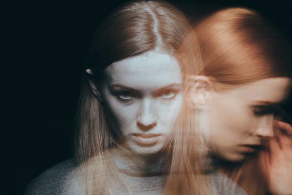 Bipolar Bozukluk ve Şizofreni Arasındaki Fark - Şizofreni Nedir?