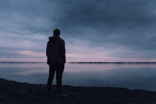 Miksi haluan aina olla yksin - positiivinen kokemus yksinäisyydestä
