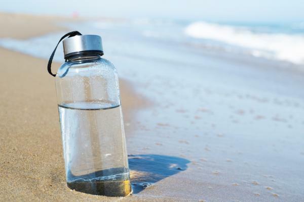 Хранене здравословно през лятото: идеи и психологически съвети - Пийте вода 