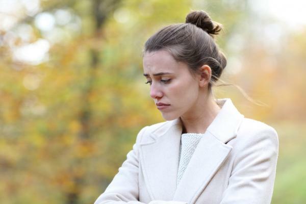 Differenze tra ansia e angoscia - Che cos'è l'ansia: cause e sintomi 