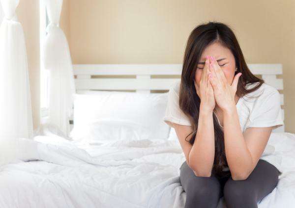 Probuďte úzkost: proč se to stane a jak ji ovládat - Proč se ranní úzkost stane, když se probudíte?