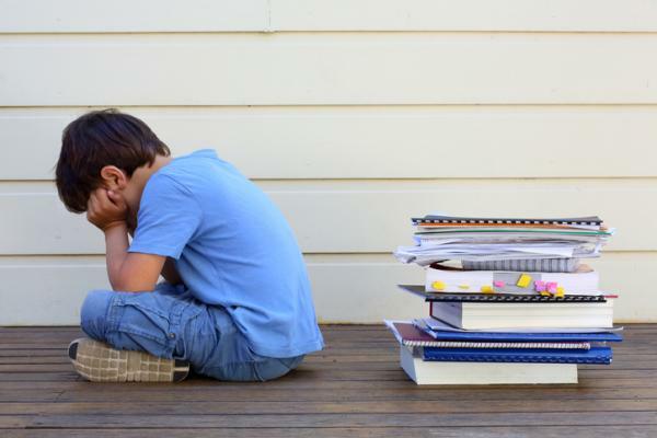 Hogyan segítsünk egy tanulási nehézségekkel küzdő gyermeknek