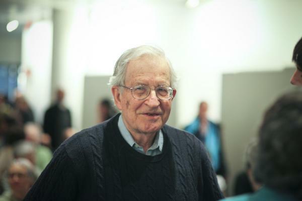 Noam Chomsky e la teoria del linguaggio - Chi è Chomsky: biografia e ideologia 