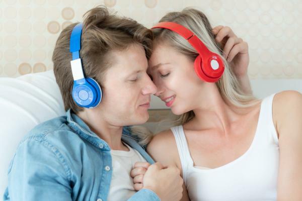 What does it mean to dream of music - What does it mean to dream of romantic music