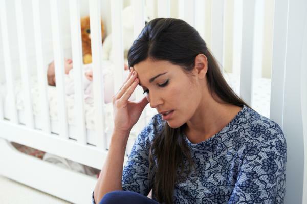 Moterų po gimdymo depresijos simptomai - pogimdyvinės depresijos priežastys