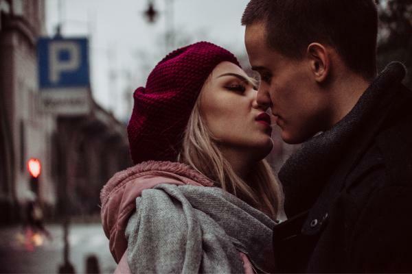 Types of kisses and their meaning - The French kiss or wet kiss 