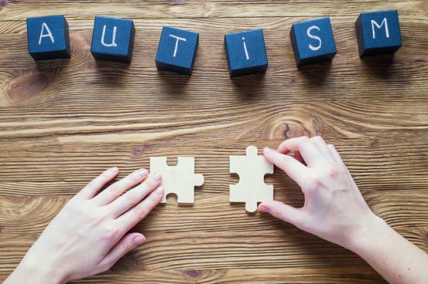 How To Detect Autism In Children - Symptoms To Detect If A Child Is Autistic