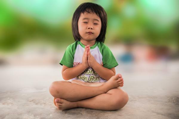 Exercícios de relaxamento para crianças - Yoga para crianças 