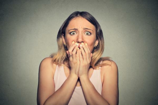 BATOPHOBIA (fear of depth): symptoms, causes and treatment