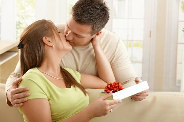 Bir erkeğin size bir şey vermemesi ne anlama gelir - Eşiniz size bir şey vermezse nasıl tepki verirsiniz?
