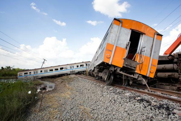 Ko nozīmē sapņot par vilcieniem - Ko nozīmē sapņot par bojātu vilcienu
