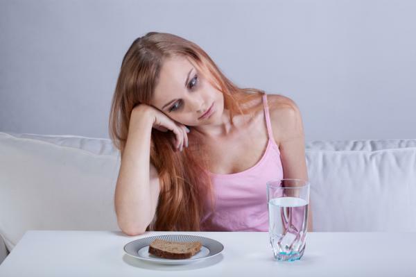 How to tell if my daughter has anorexia or bulimia - How can I tell the difference between bulimia or anorexia