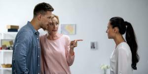 Toxic and manipulative mothers-in-law: how to deal with them?