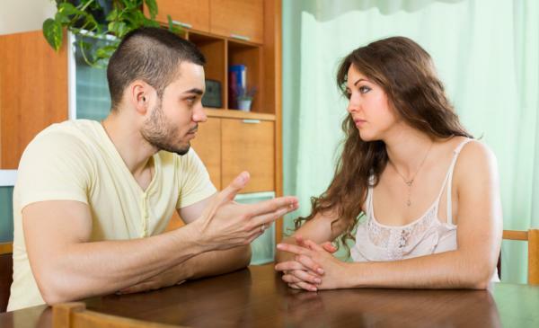 Why does my partner tell me about his ex - What to do if he talks to you about his ex?