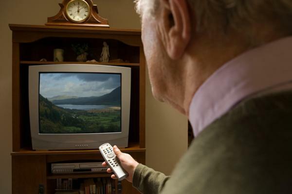 Atividades para pessoas com Alzheimer - Assistir a vídeos
