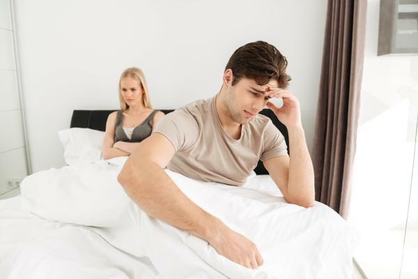 איך לדעת אם בן הזוג שלך לא נמשך אליך מינית