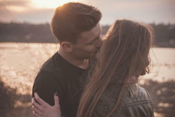 Виды поцелуев и их значение - Американский поцелуй или классический поцелуй 